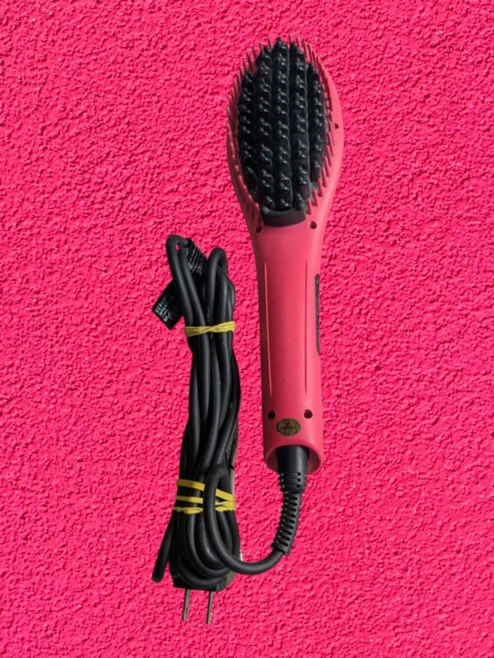 Source Unknown Pink Heated Straightening Brush with Black Bristles